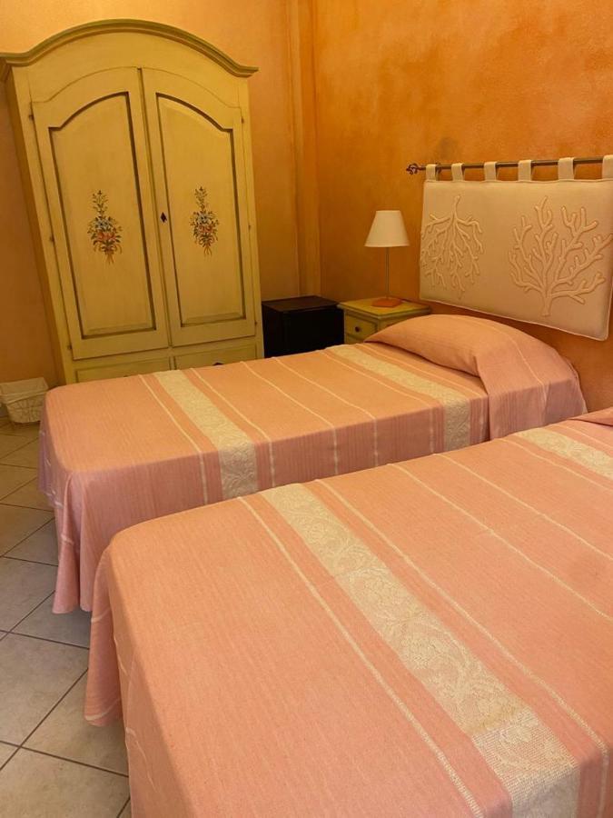 B&B Le Farfalle Palau Exterior photo