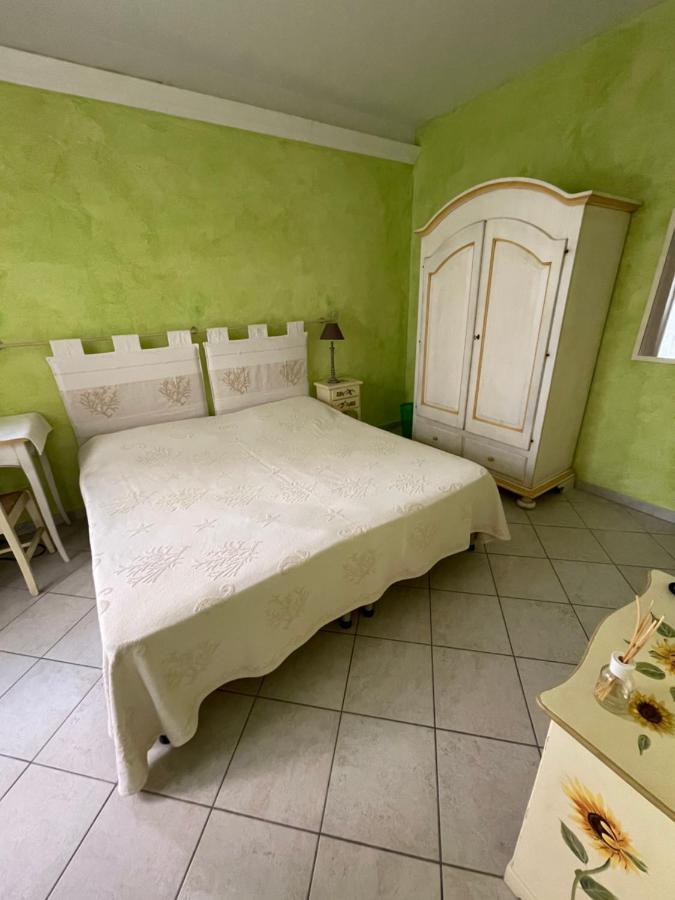 B&B Le Farfalle Palau Exterior photo