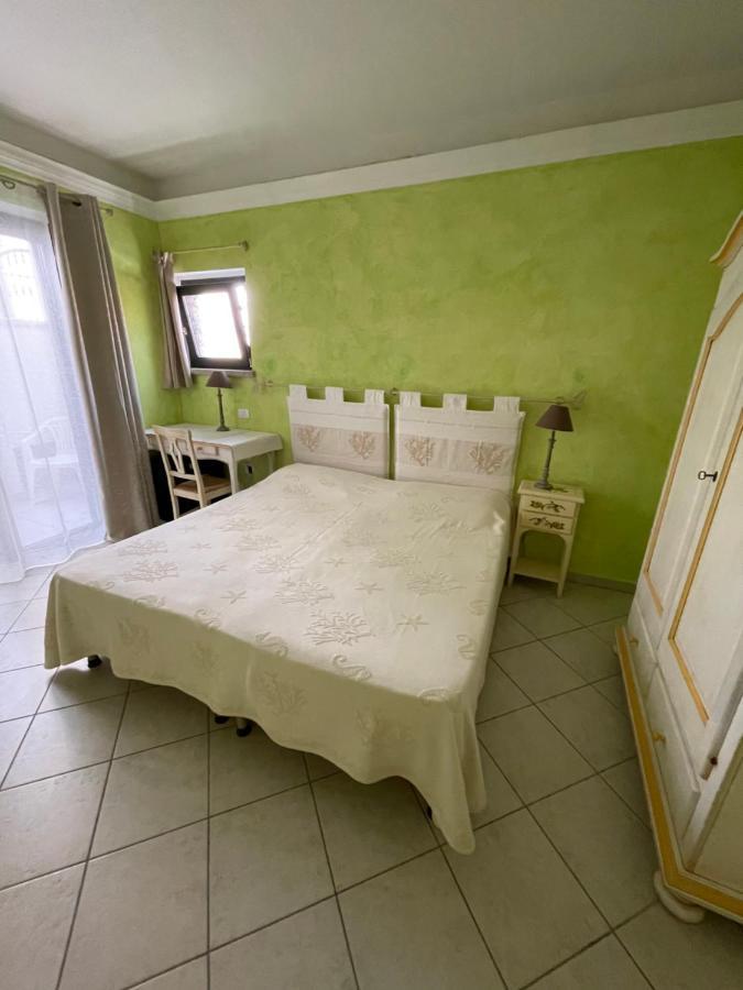 B&B Le Farfalle Palau Exterior photo