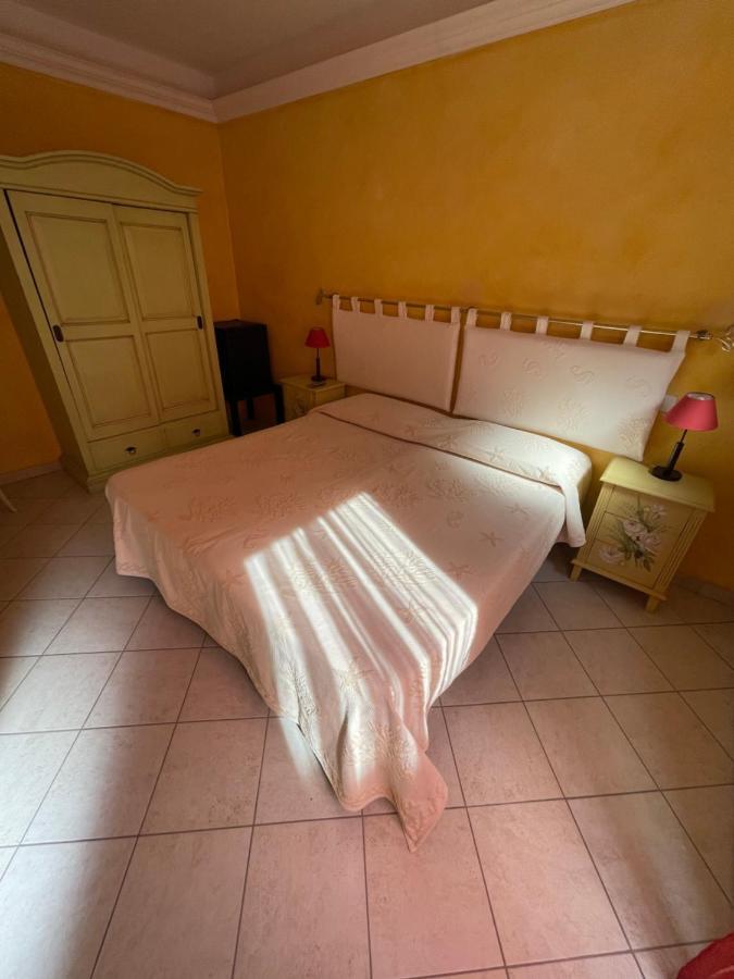 B&B Le Farfalle Palau Exterior photo
