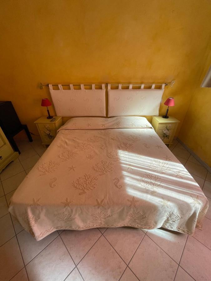 B&B Le Farfalle Palau Exterior photo